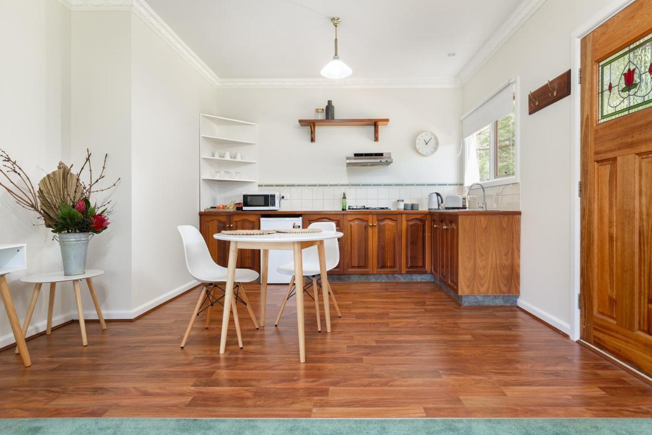 Cockatoo Cottages ภายนอก รูปภาพ